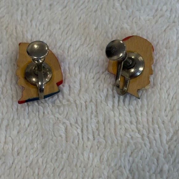 Vintage Hand-Carved Wooden Folk Earrings - Red Babushka Design - Picture 4 of 8